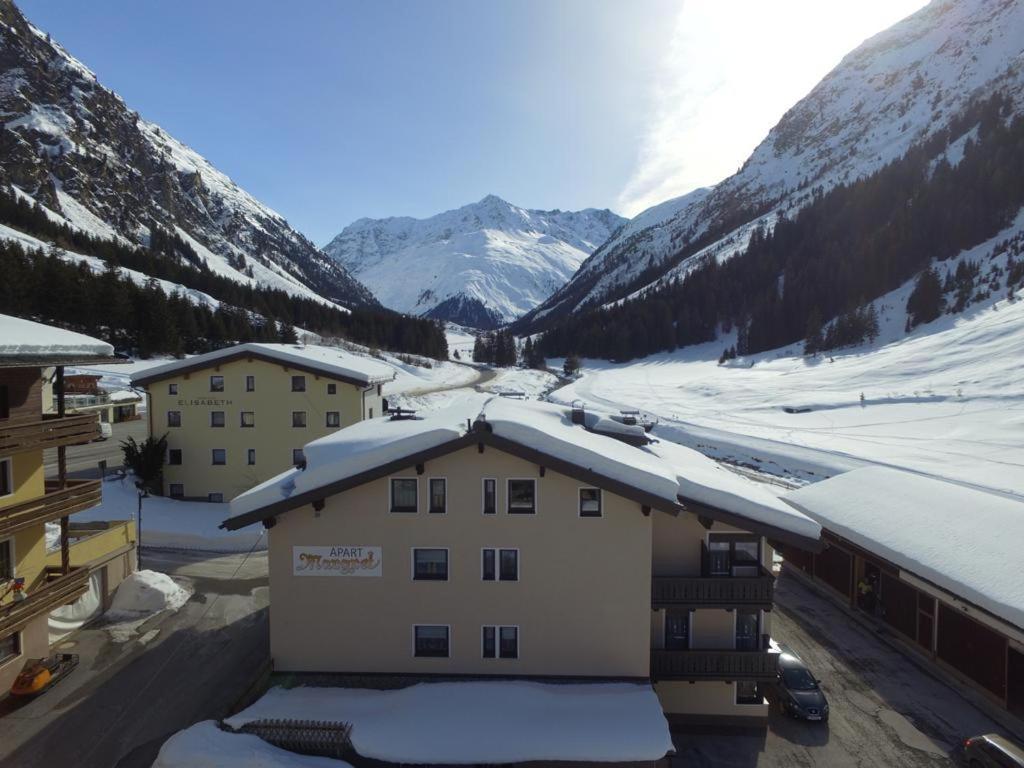 Haus Margret Bed & Breakfast Sankt Leonhard im Pitztal Luaran gambar