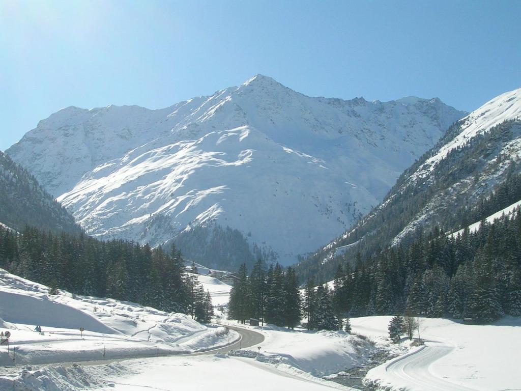 Haus Margret Bed & Breakfast Sankt Leonhard im Pitztal Luaran gambar